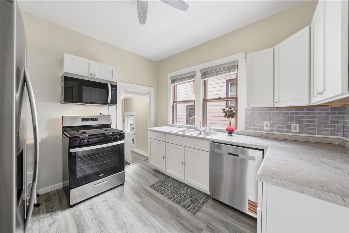 16 Ivy Street Joliet, IL 60436 - Photo 7 of 17