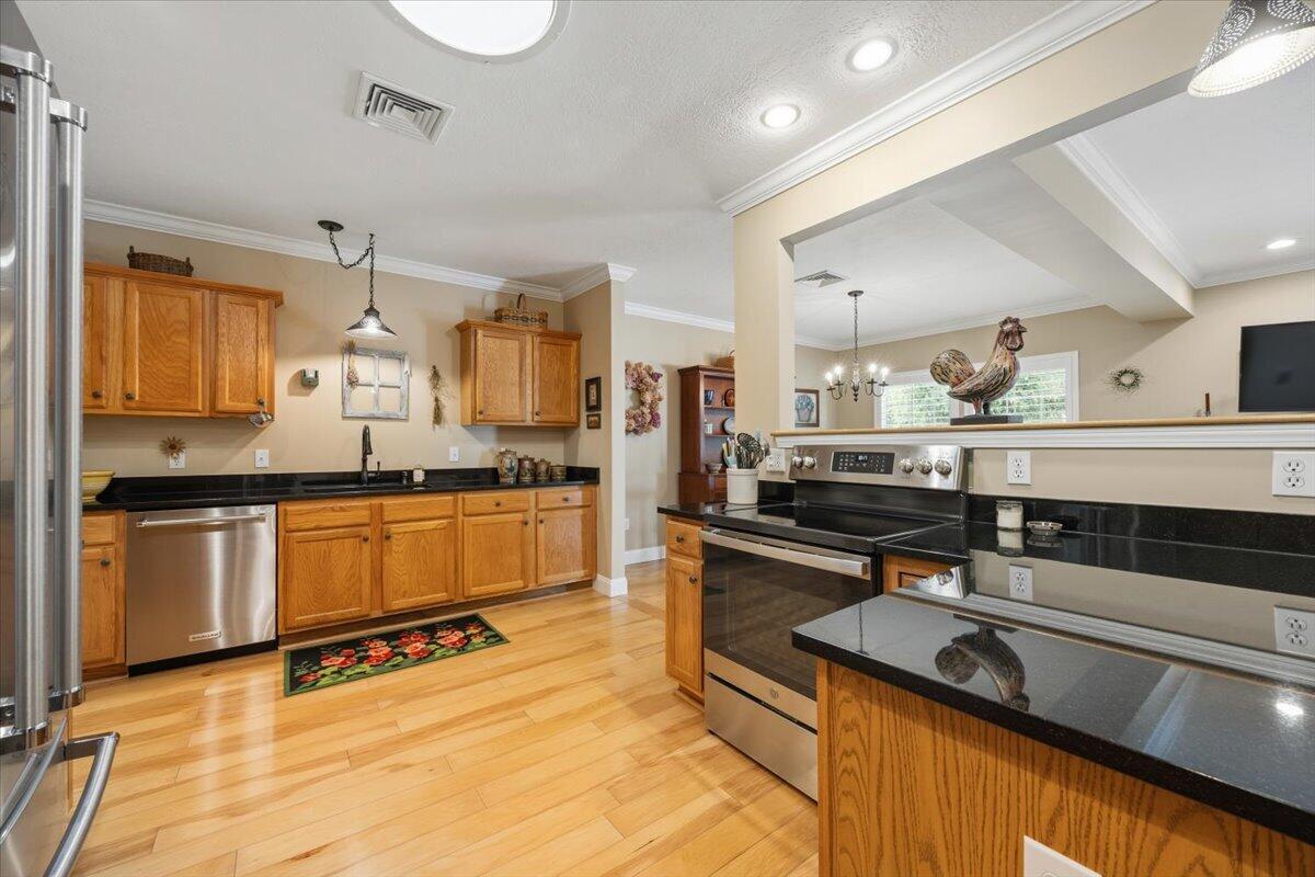 85 Kavanaugh Road, Unit 85 Old Orchard Beach, ME 04064 - Photo 7 of 31 10-85 Kavanaugh-10
