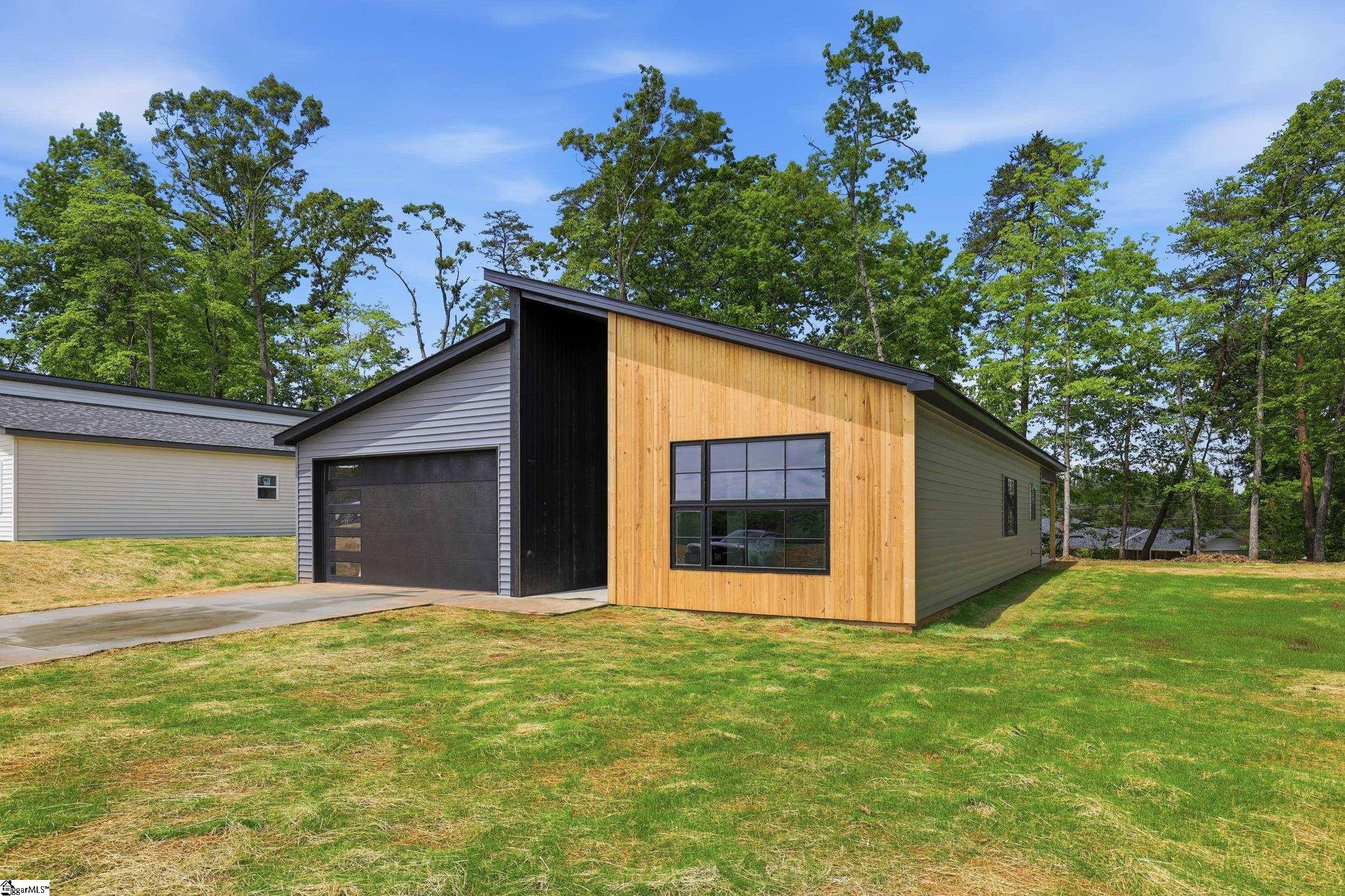 1081 Country Club Road Pickens, SC 29671 - Photo 2 of 15