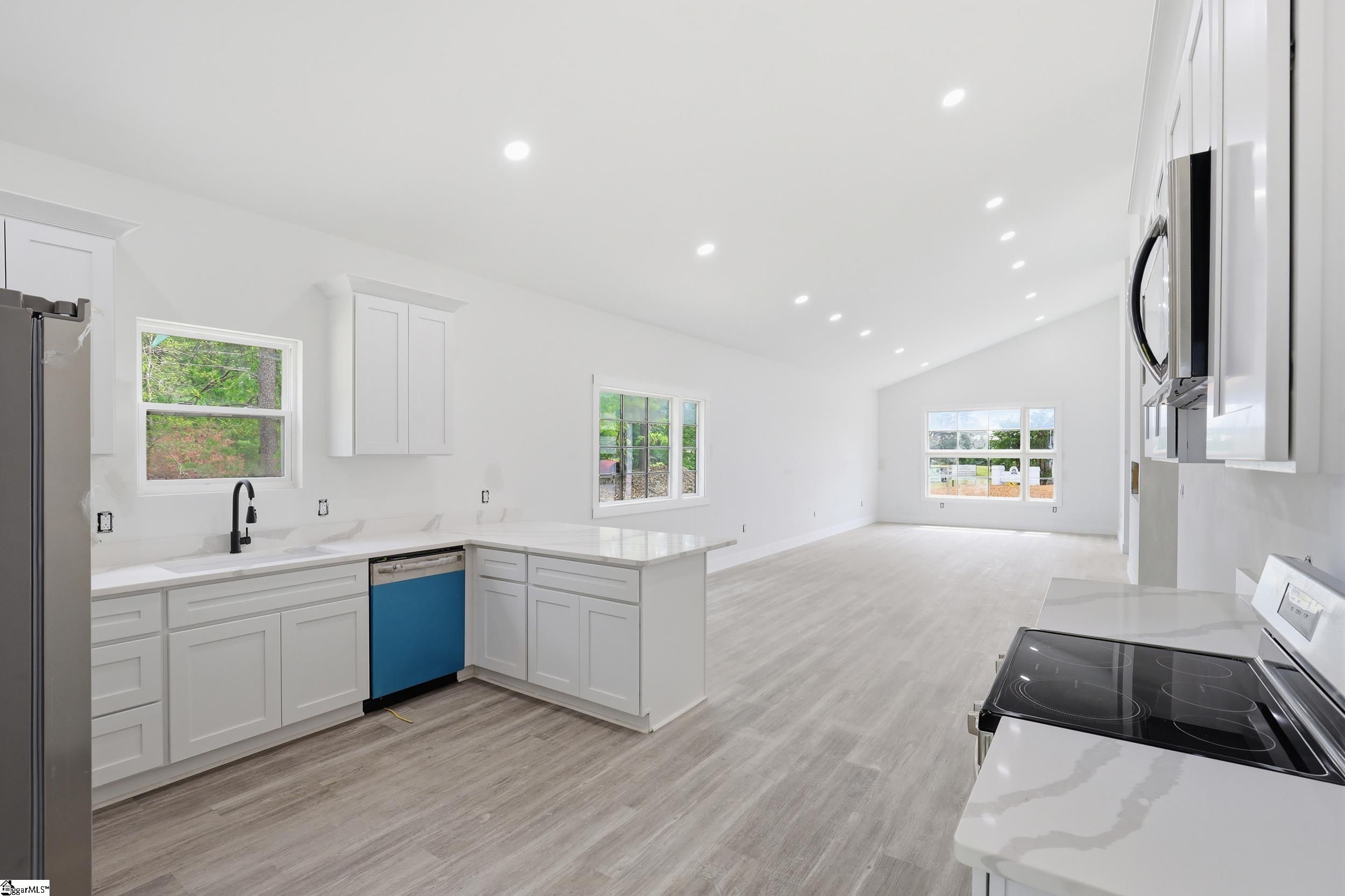 1081 Country Club Road Pickens, SC 29671 - Photo 6 of 15