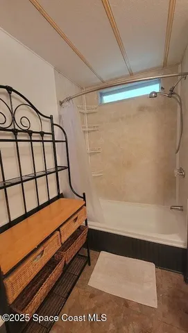 a picture of a bathroom