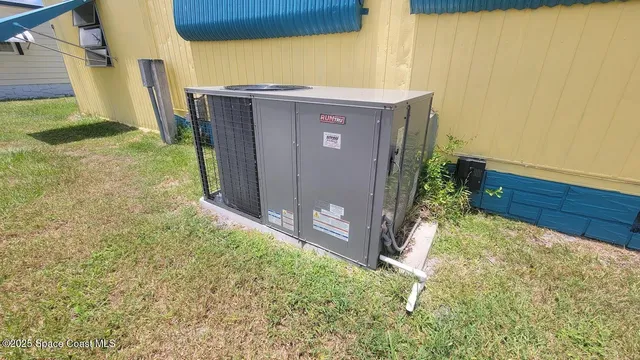 a front view of house with yard