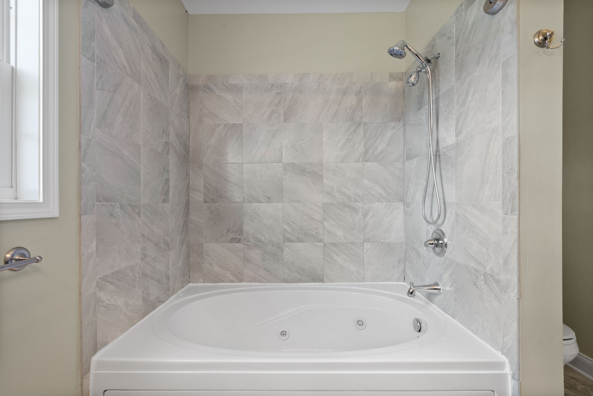2039 Ferry Road Clarksville, TN 37040 - Photo 17 of 36 Gallery Image 17