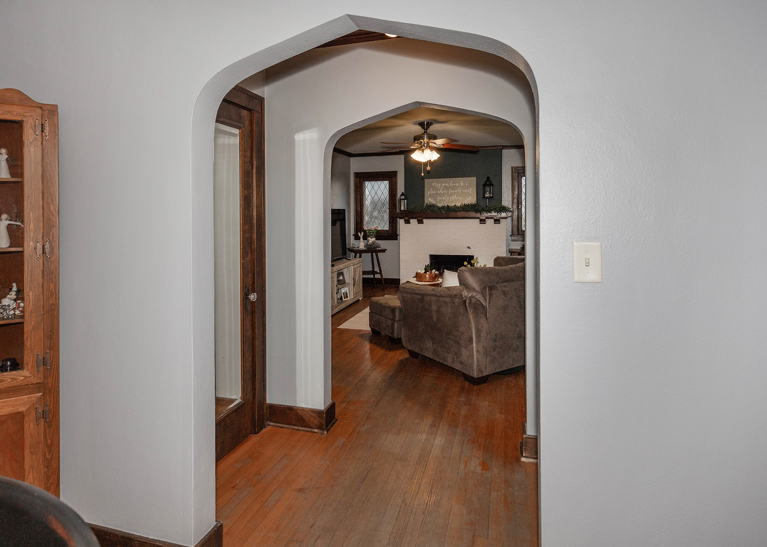 1125 17th Avenue Moline, IL 61265 - Photo 12 of 33 a view of livingroom with furniture and wooden floor