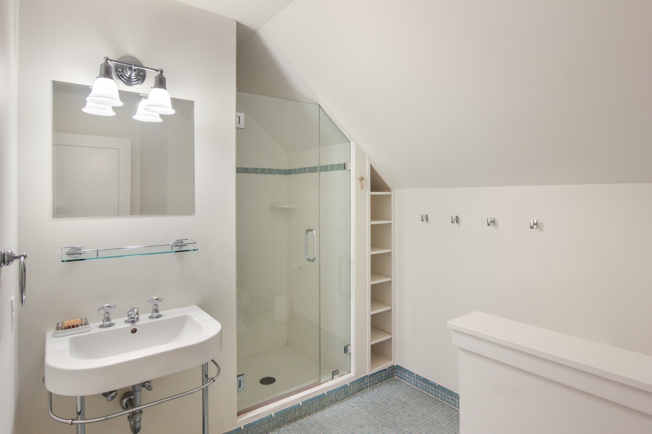 9067 Skegemog Point Road Williamsburg, MI 49690 - Photo 47 of 53 1887093-46.JPG