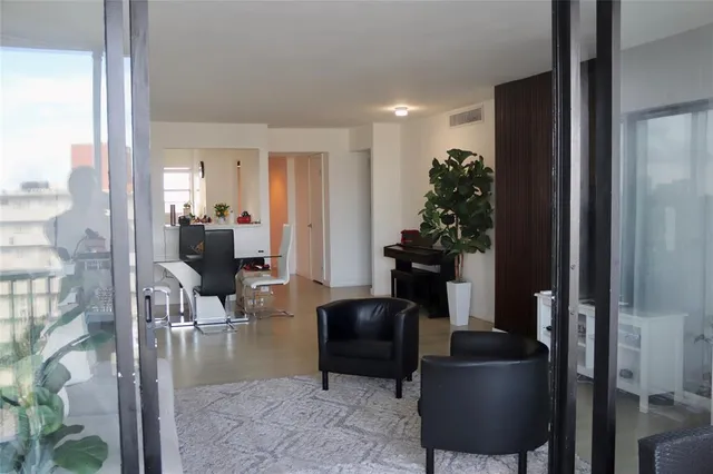 $240,000 | 1770 Northeast 191st Street, Unit 816, Miami, FL 33179