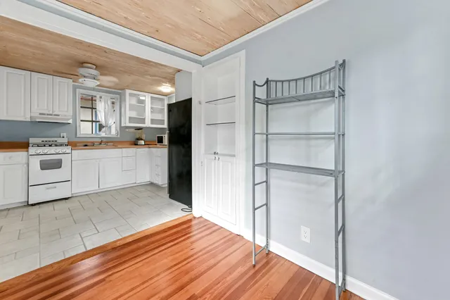 $2,000 | 424 51st Street, West Palm Beach, FL 33407