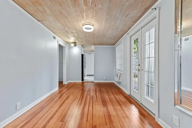 $2,000 | 424 51st Street, West Palm Beach, FL 33407