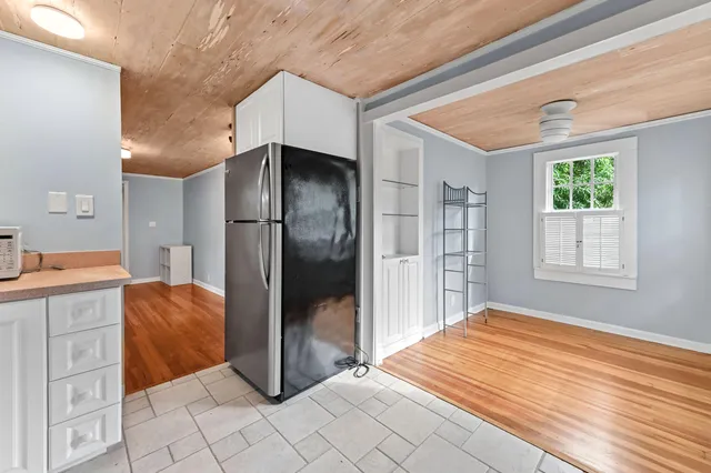 $2,000 | 424 51st Street, West Palm Beach, FL 33407