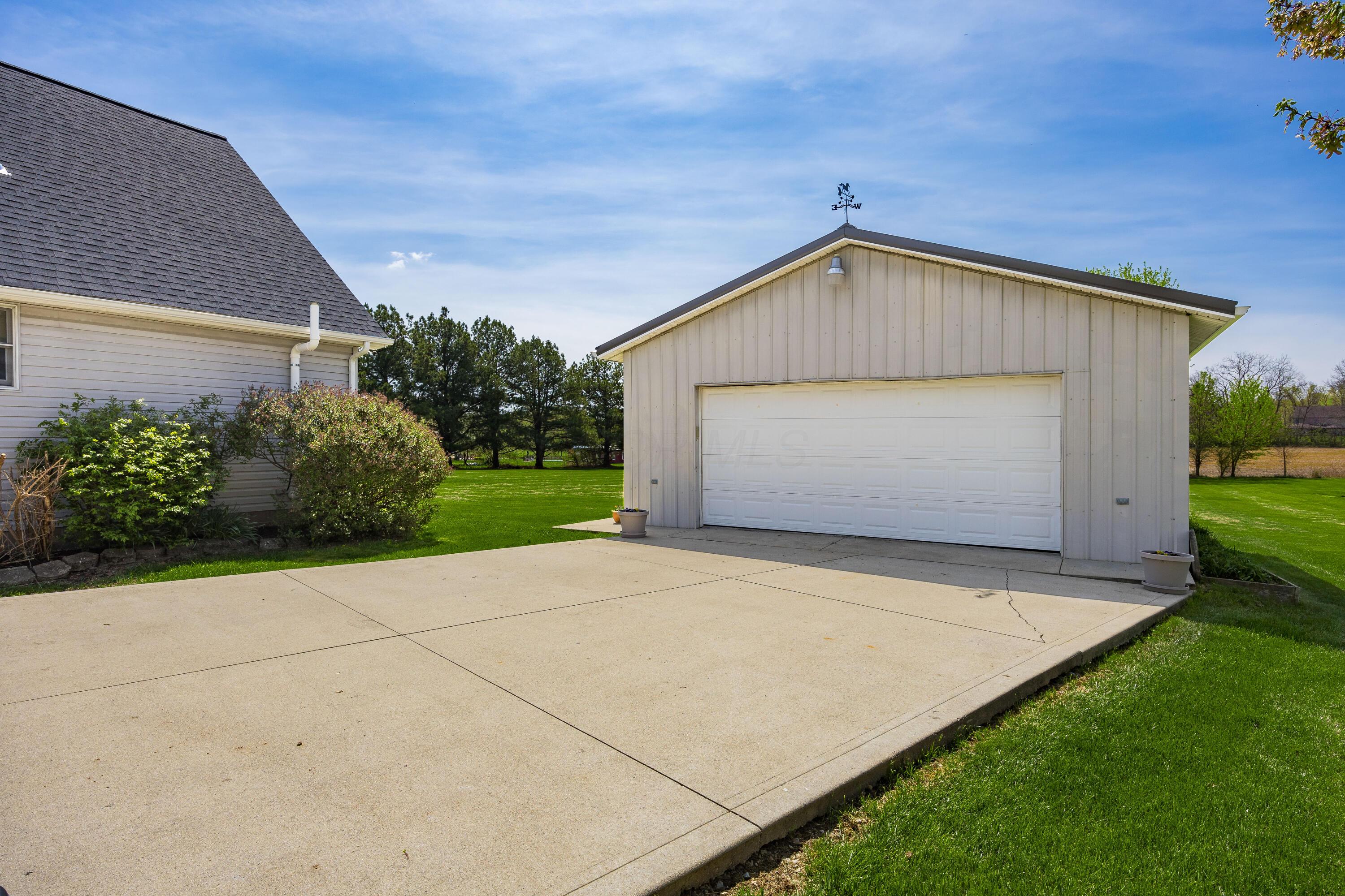 7707 Winchester Road Northwest Carroll, OH 43112 - Photo 32 of 36 2 car garage