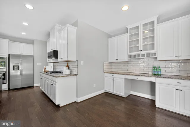 $930,000 | 14521 Bentley Park Drive, Burtonsville, MD 20866