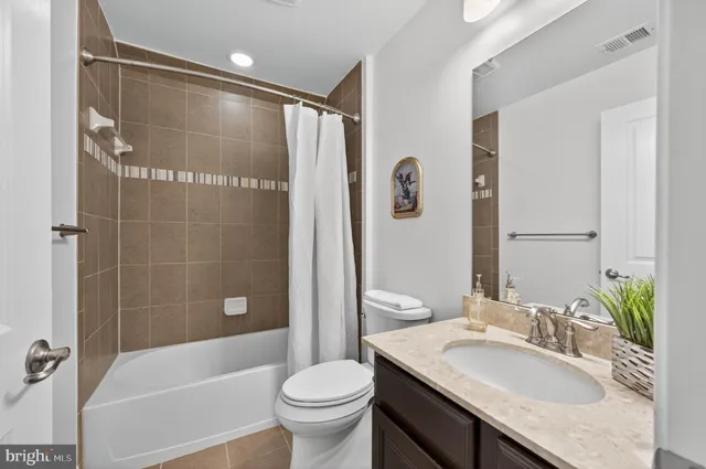 $930,000 | 14521 Bentley Park Drive, Burtonsville, MD 20866