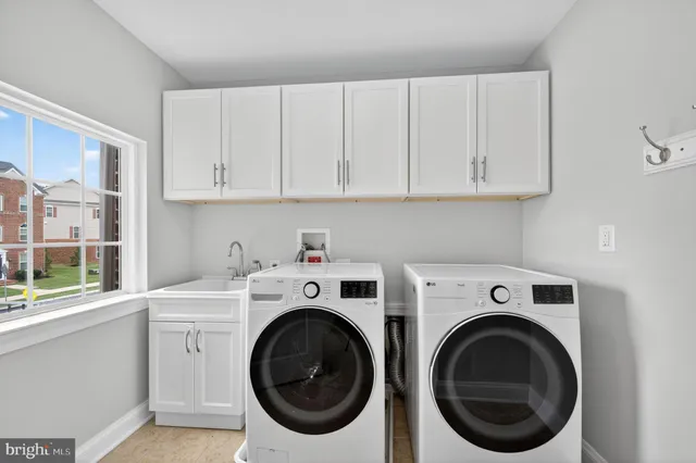 $930,000 | 14521 Bentley Park Drive, Burtonsville, MD 20866