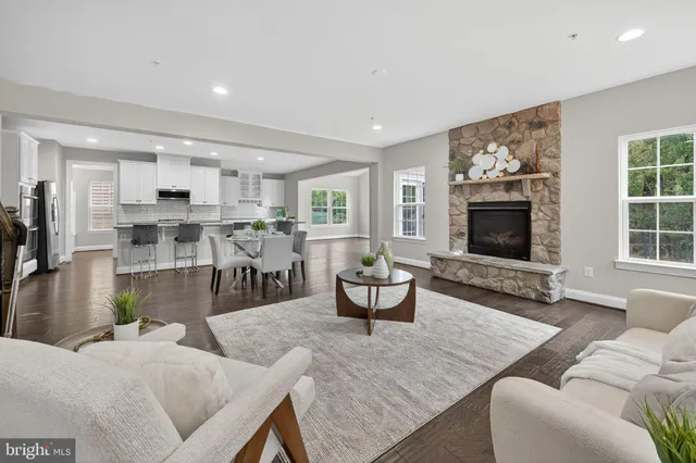 $930,000 | 14521 Bentley Park Drive, Burtonsville, MD 20866