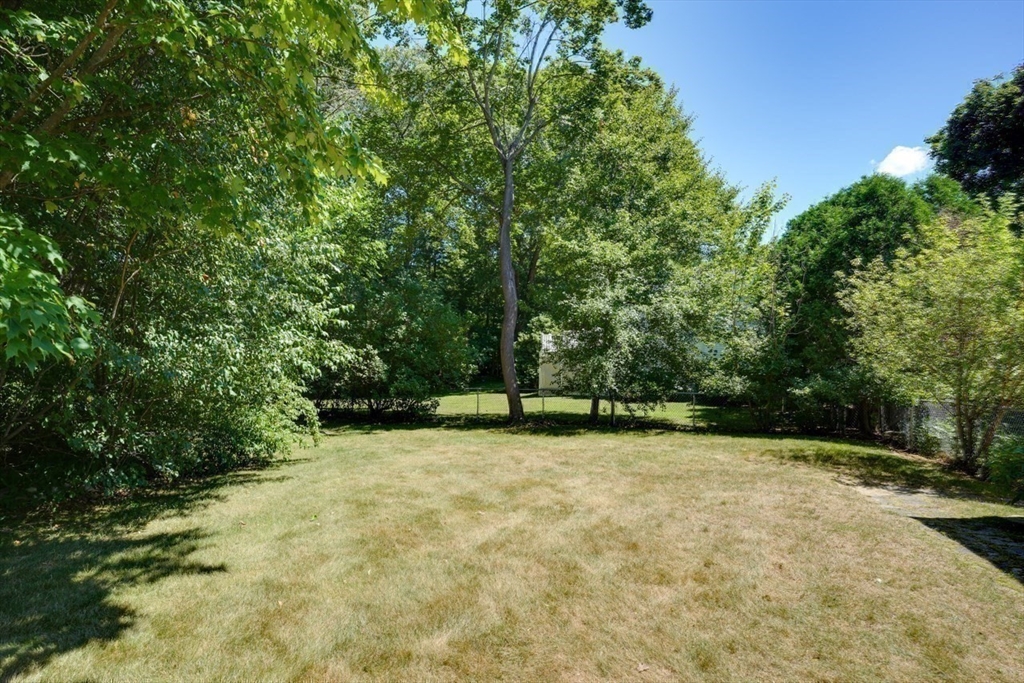 86 Drake Road Burlington, MA 01803 - Photo 5 of 34 Gallery Image 5