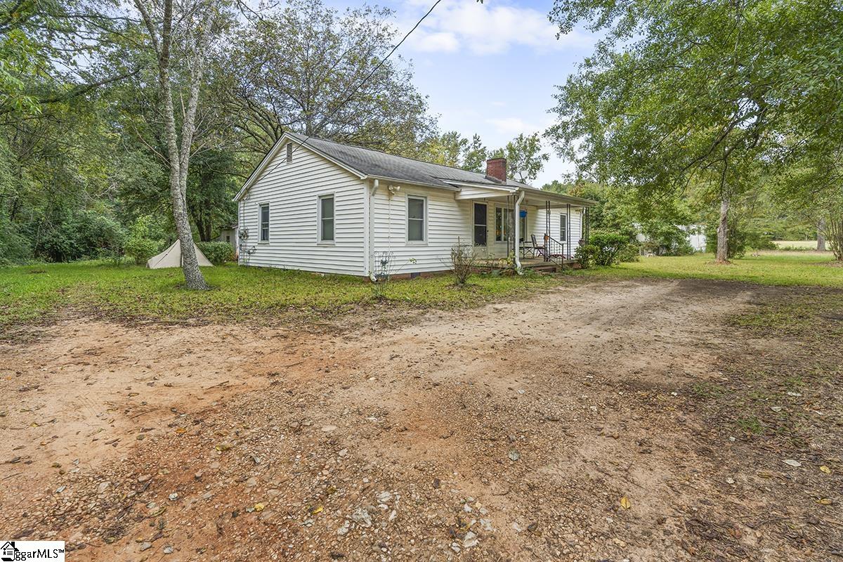 152 Maddox Bridge Road Ware Shoals, SC 29692 - Photo 2 of 13