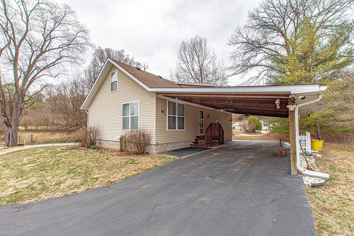 2320 Llewellyn Road Belleville, IL 62223 - Photo 3 of 27 Gallery Image 3