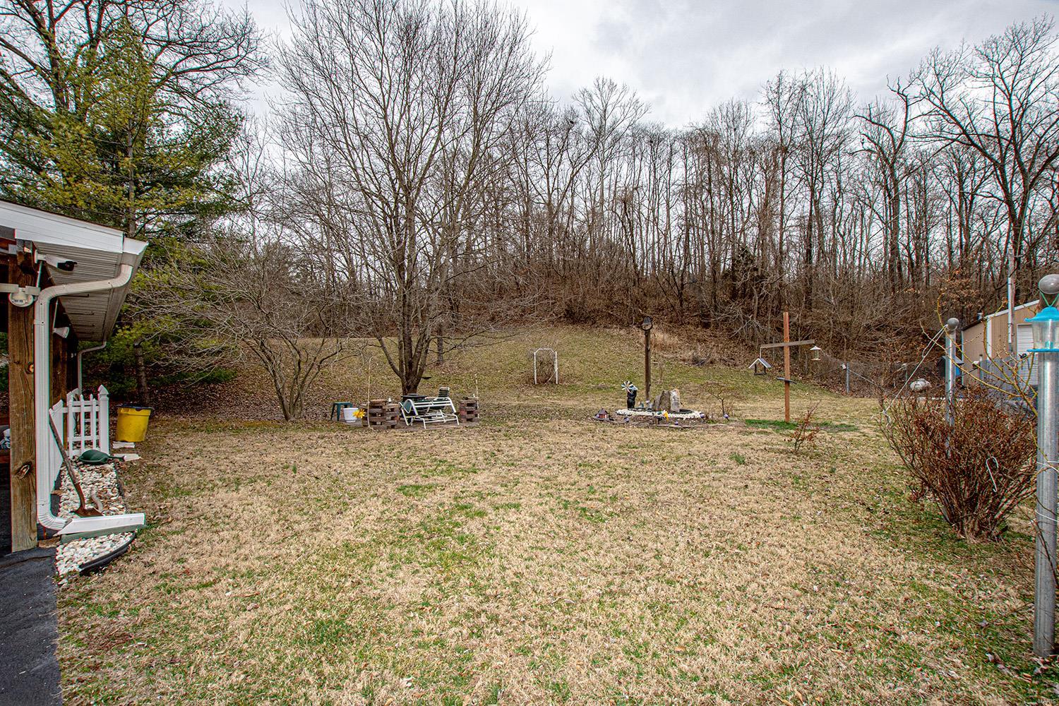 2320 Llewellyn Road Belleville, IL 62223 - Photo 5 of 27 Gallery Image 5
