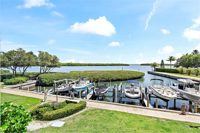 $7,000 | 4780 Gulf Of Mexico Drive, Longboat Key, FL 34228