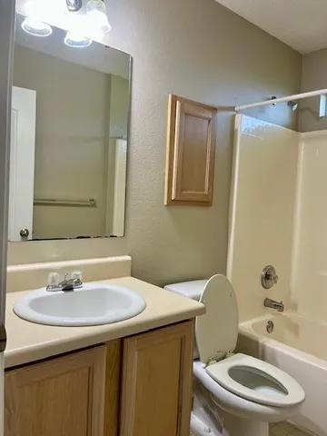 $1,800 | 2052 Shadow Lake Drive, Gulf Breeze, FL 32563