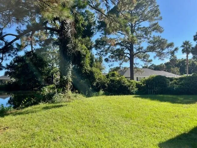 $1,800 | 2052 Shadow Lake Drive, Gulf Breeze, FL 32563