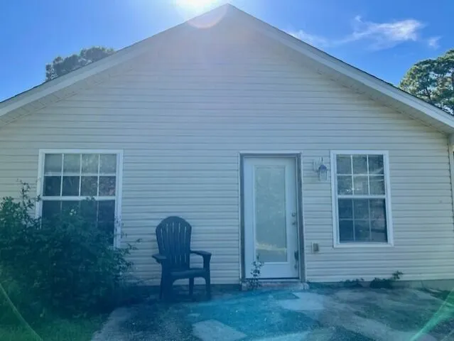 $1,800 | 2052 Shadow Lake Drive, Gulf Breeze, FL 32563