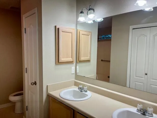 $1,800 | 2052 Shadow Lake Drive, Gulf Breeze, FL 32563