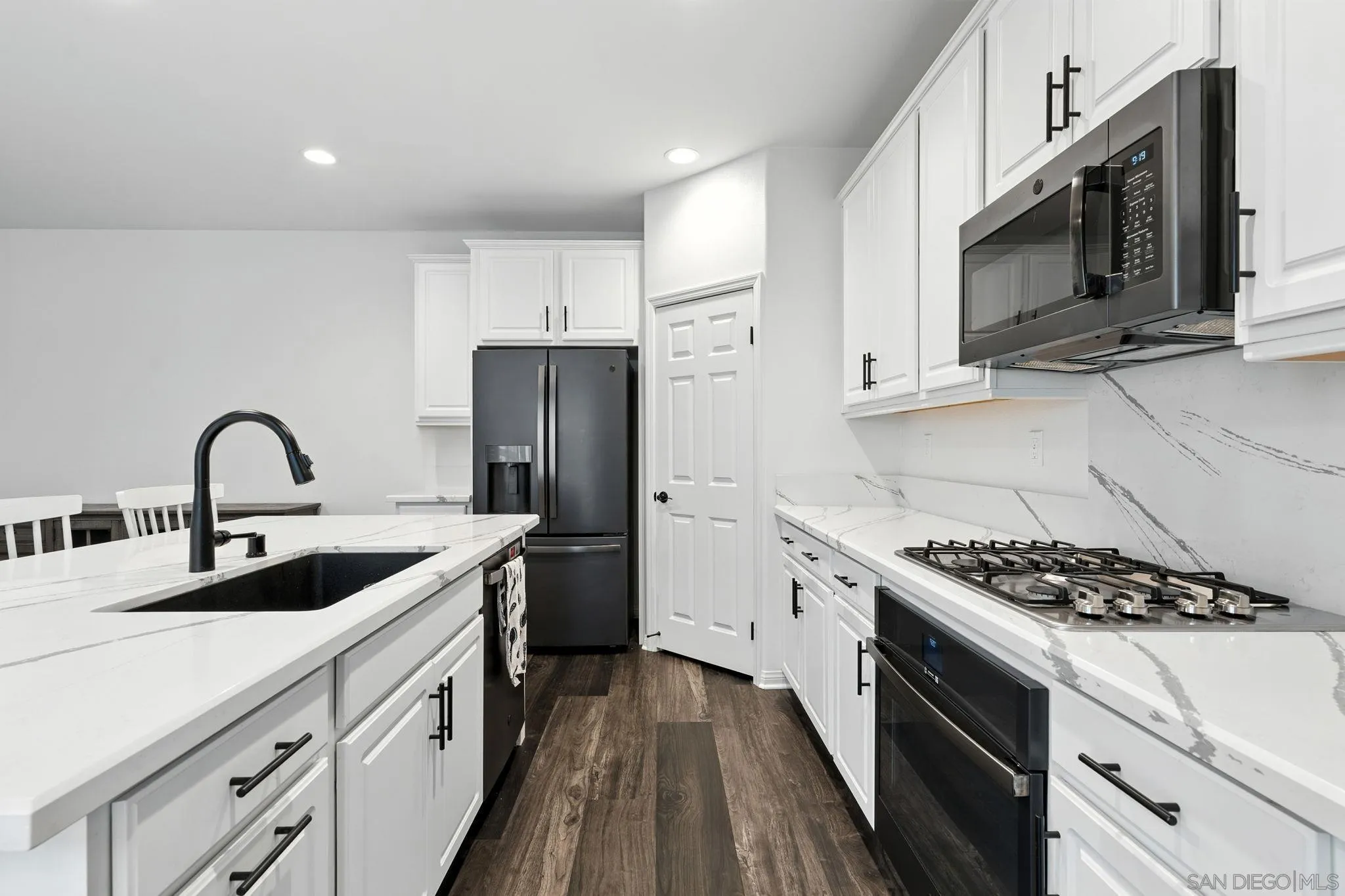 32005 Radiant Drive Temecula, CA 92591 - Photo 13 of 47