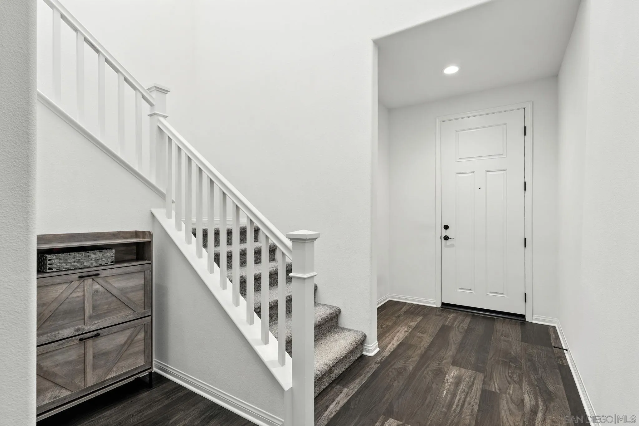 32005 Radiant Drive Temecula, CA 92591 - Photo 4 of 47