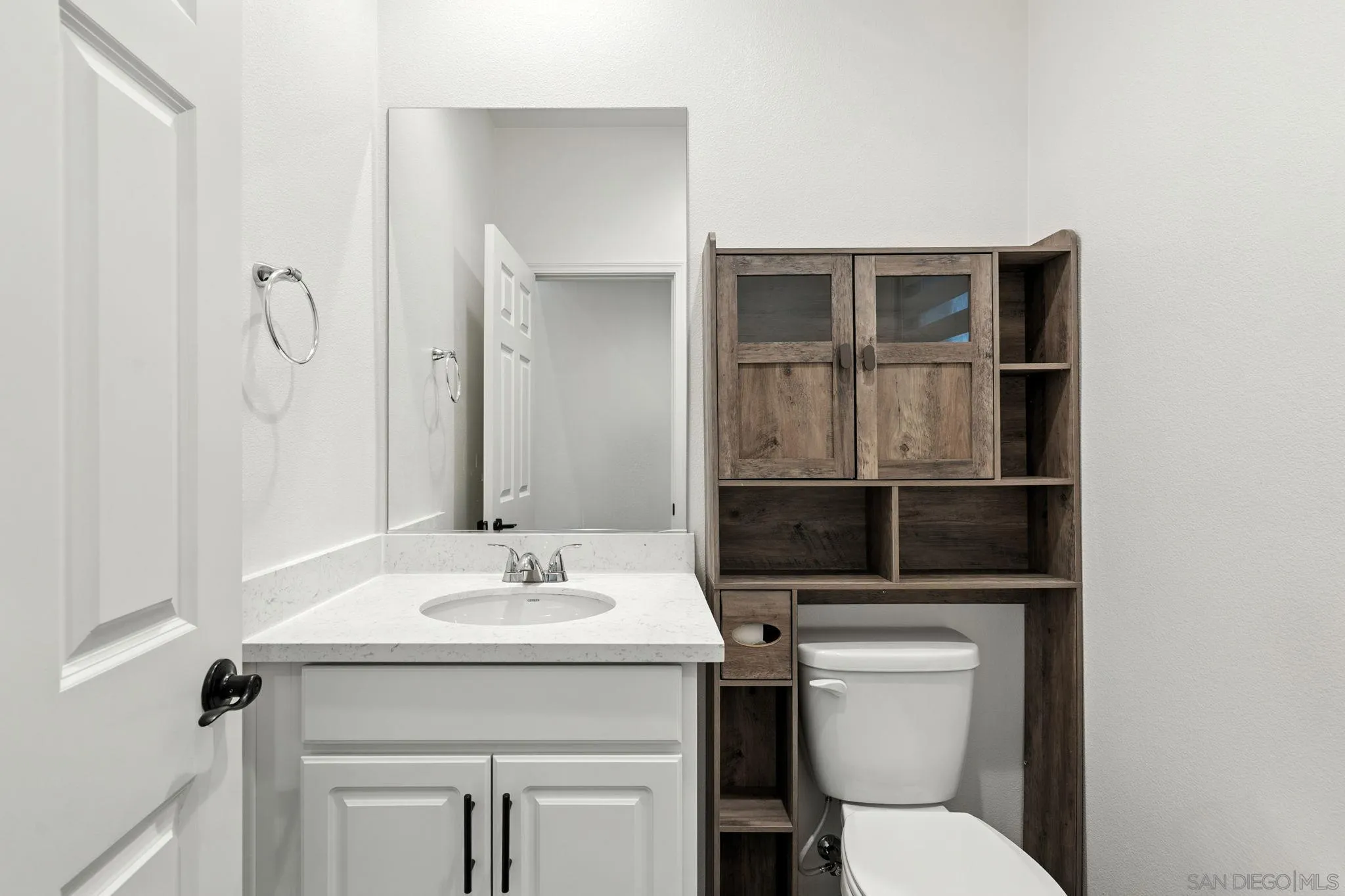 32005 Radiant Drive Temecula, CA 92591 - Photo 6 of 47