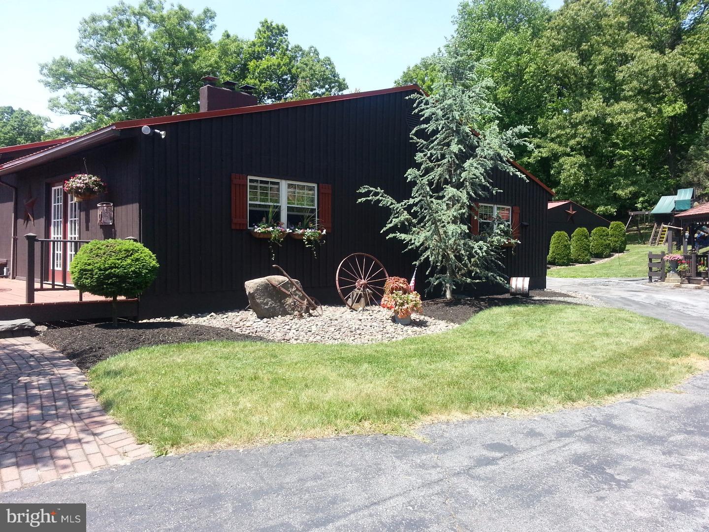 2519 Welsh Road Mohnton, PA 19540 - Photo 24 of 25 Side Yard
