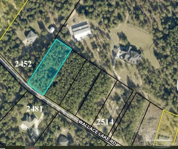 a black and white photo of a living room