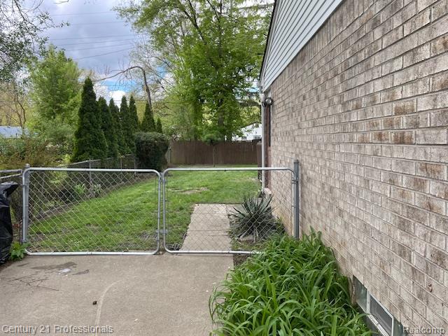 12111 Inkster Road Livonia, MI 48150 - Photo 2 of 17 Gallery Image 2