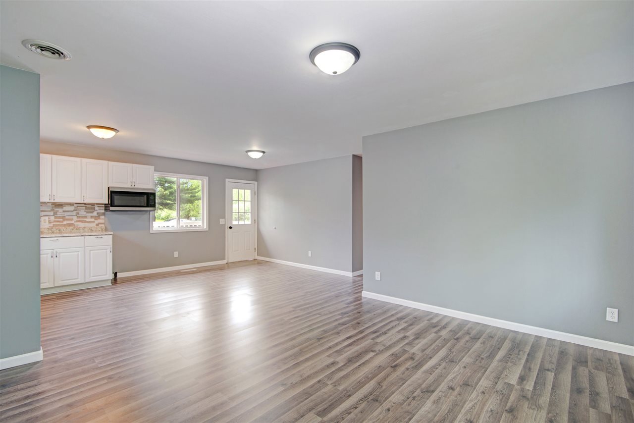 11507 Willard Road Montrose, MI 48457 - Photo 9 of 21 31381294-8.JPG