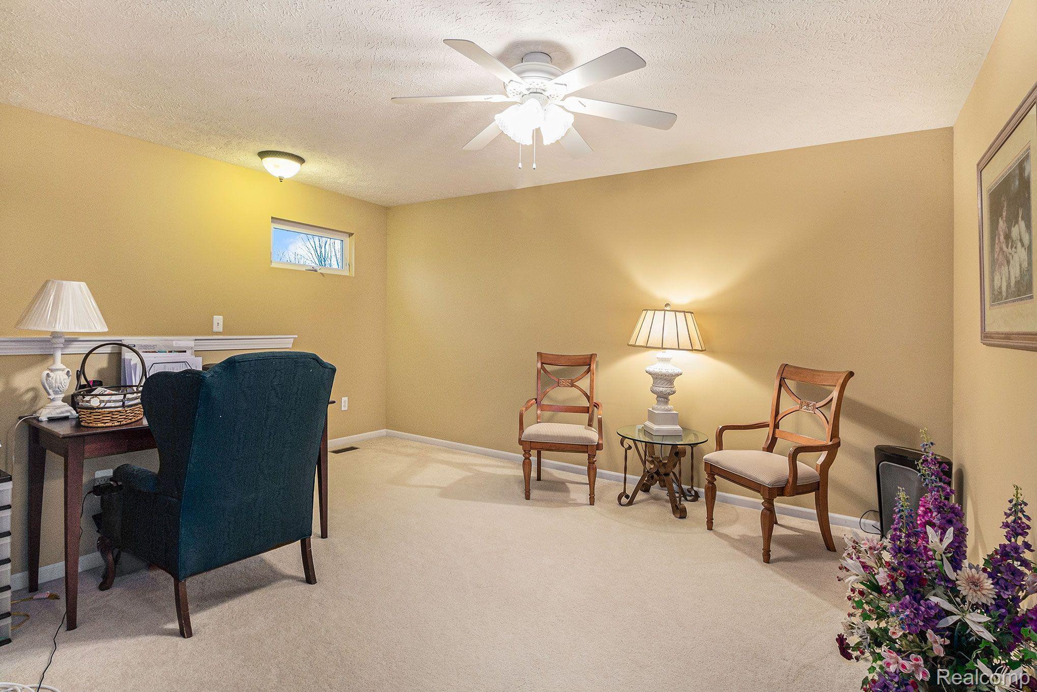 462 Hosta Howell, MI 48843 - Photo 8 of 16 Gallery Image 8