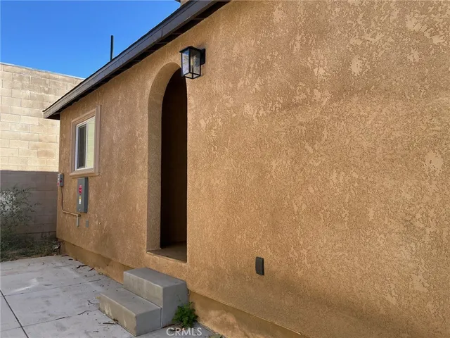 $2,995 | 504 East Stuart Avenue, Unit 2, Redlands, CA 92374