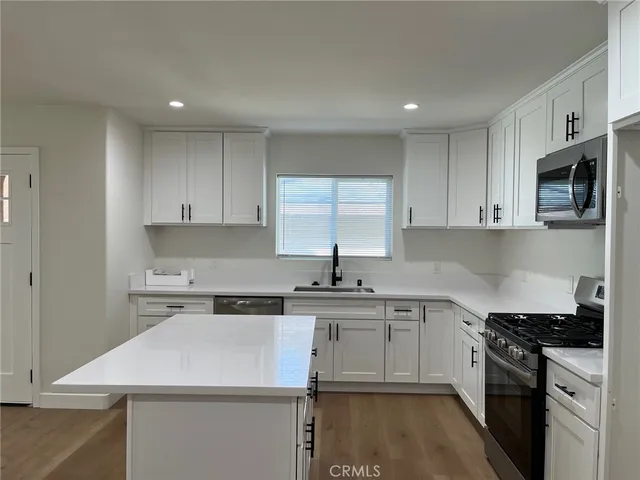 $2,995 | 504 East Stuart Avenue, Unit 2, Redlands, CA 92374