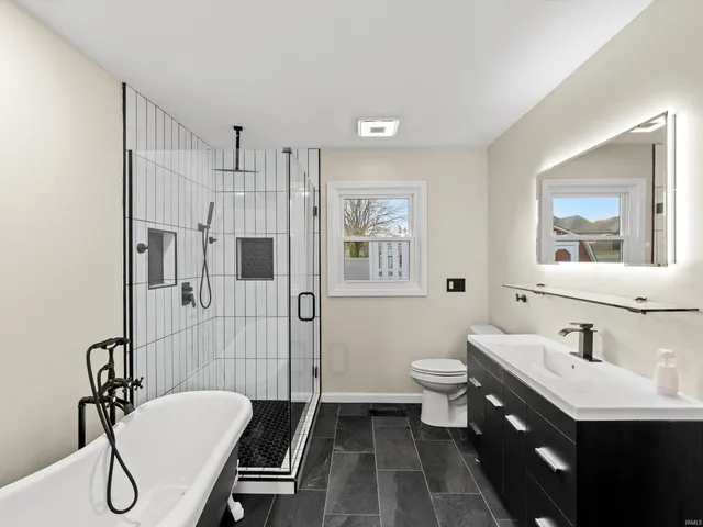 $395,000 | 2677 Briarcliff Drive, Newburgh, IN 47630