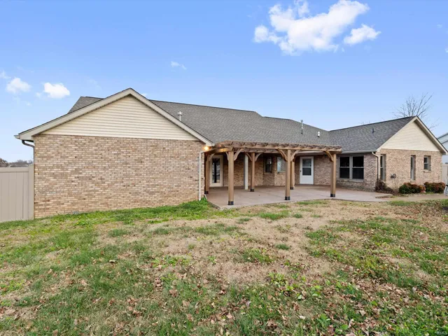 $395,000 | 2677 Briarcliff Drive, Newburgh, IN 47630