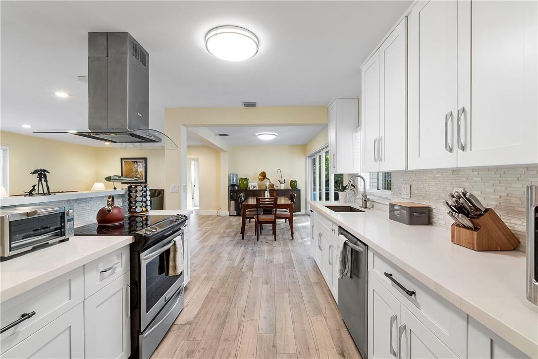 5111 Northeast 27th Terrace Lighthouse Point, FL 33064 - Photo 2 of 40 Photo 2