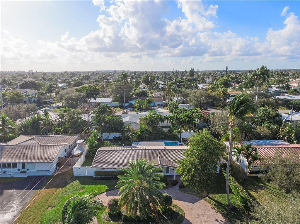 5111 Northeast 27th Terrace Lighthouse Point, FL 33064 - Photo 32 of 40 Photo 32