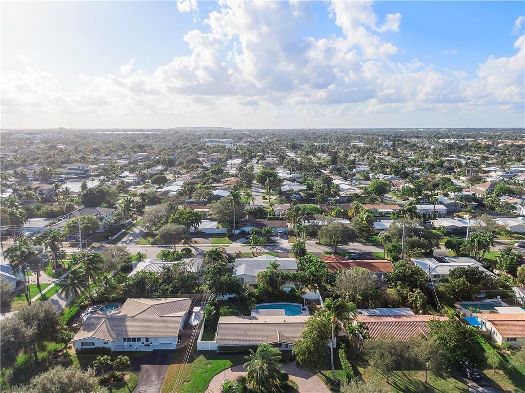 5111 Northeast 27th Terrace Lighthouse Point, FL 33064 - Photo 33 of 40 Photo 33
