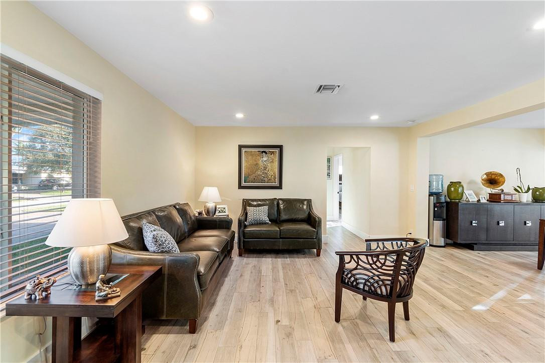 5111 Northeast 27th Terrace Lighthouse Point, FL 33064 - Photo 8 of 40 Photo 8