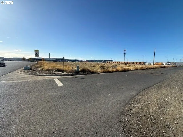 $325,000 | Kelli Boulevard, Hermiston, OR 97838