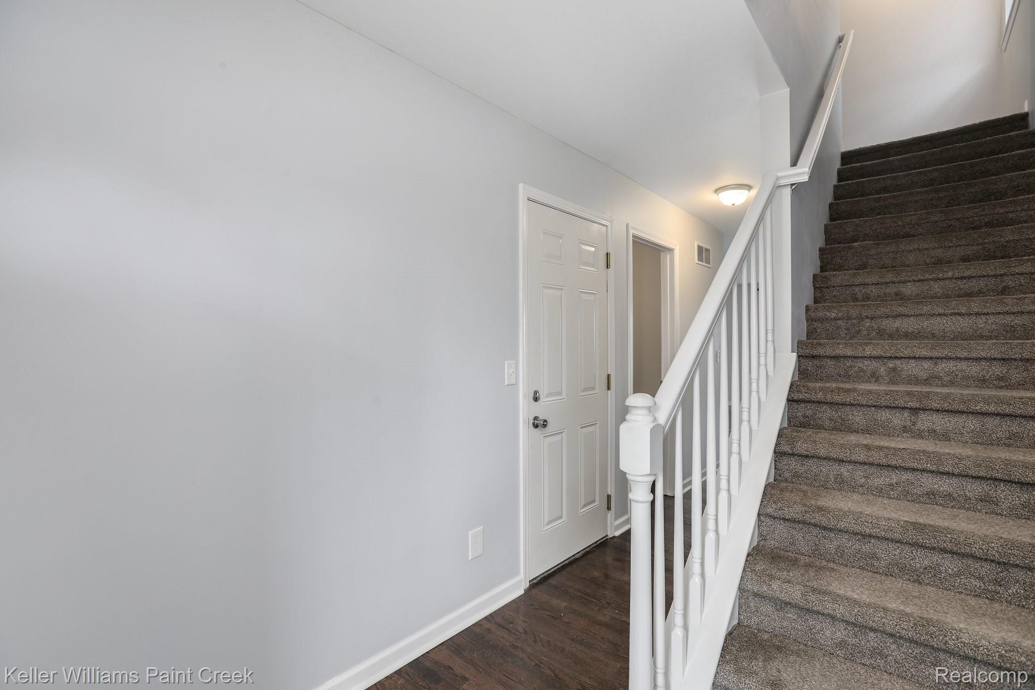 8063 Racine Road Warren, MI 48093 - Photo 3 of 24 18-web-or-mls-8063 Racine Road0017.jpg