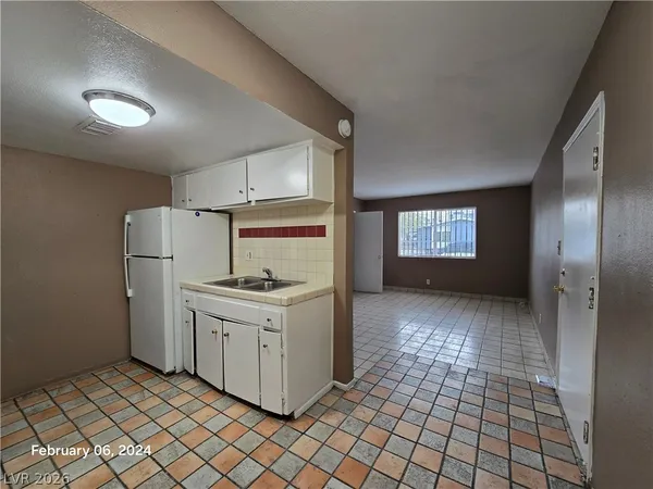 $995 | 505 Mckellar Circle, Unit 1, Las Vegas, NV 89119