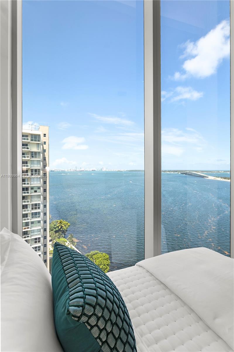 175 Southeast 25th Road, Unit 1501 Miami, FL 33129 - Photo 29 of 43