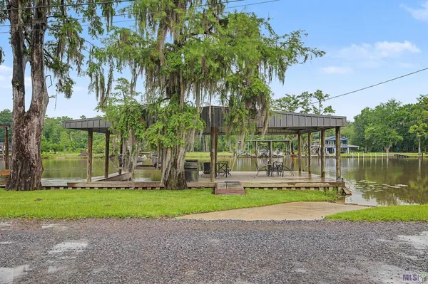 $250,000 | 18586 River Bend Road, Maurepas, LA 70449