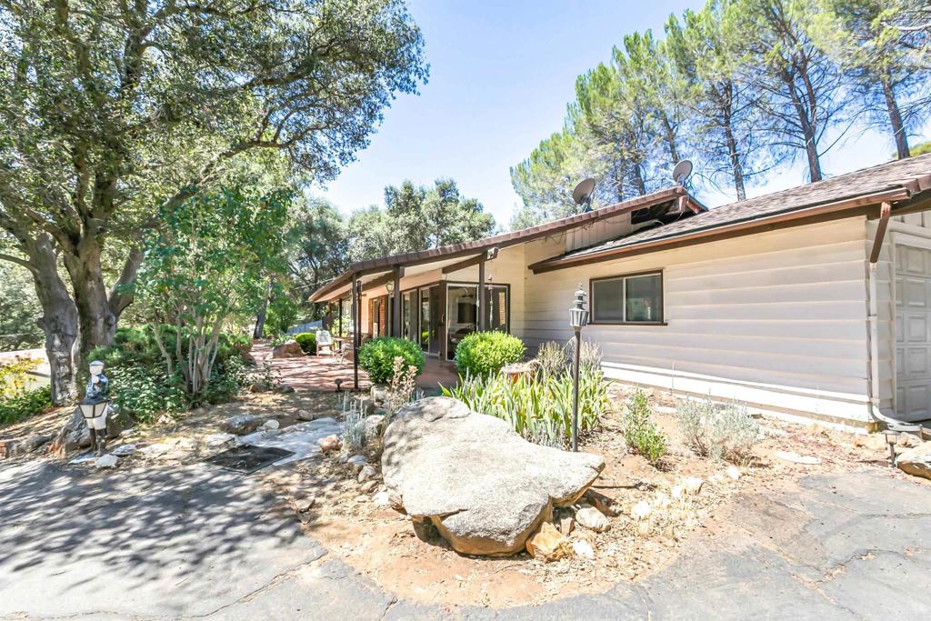 28721 Lebanon Road Pine Valley, CA 91962 - Photo 7 of 48 a view of a house with a patio