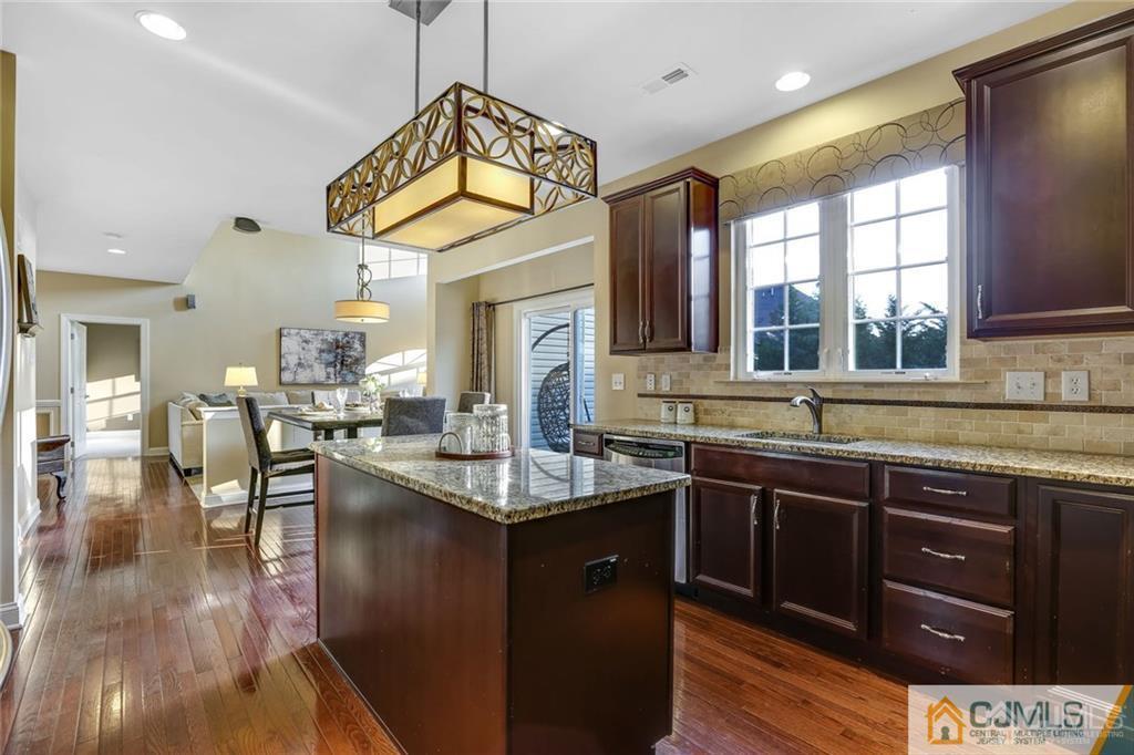 27 Rouser Way Hillsborough, NJ 08844 - Photo 5 of 29 Gallery Image 5
